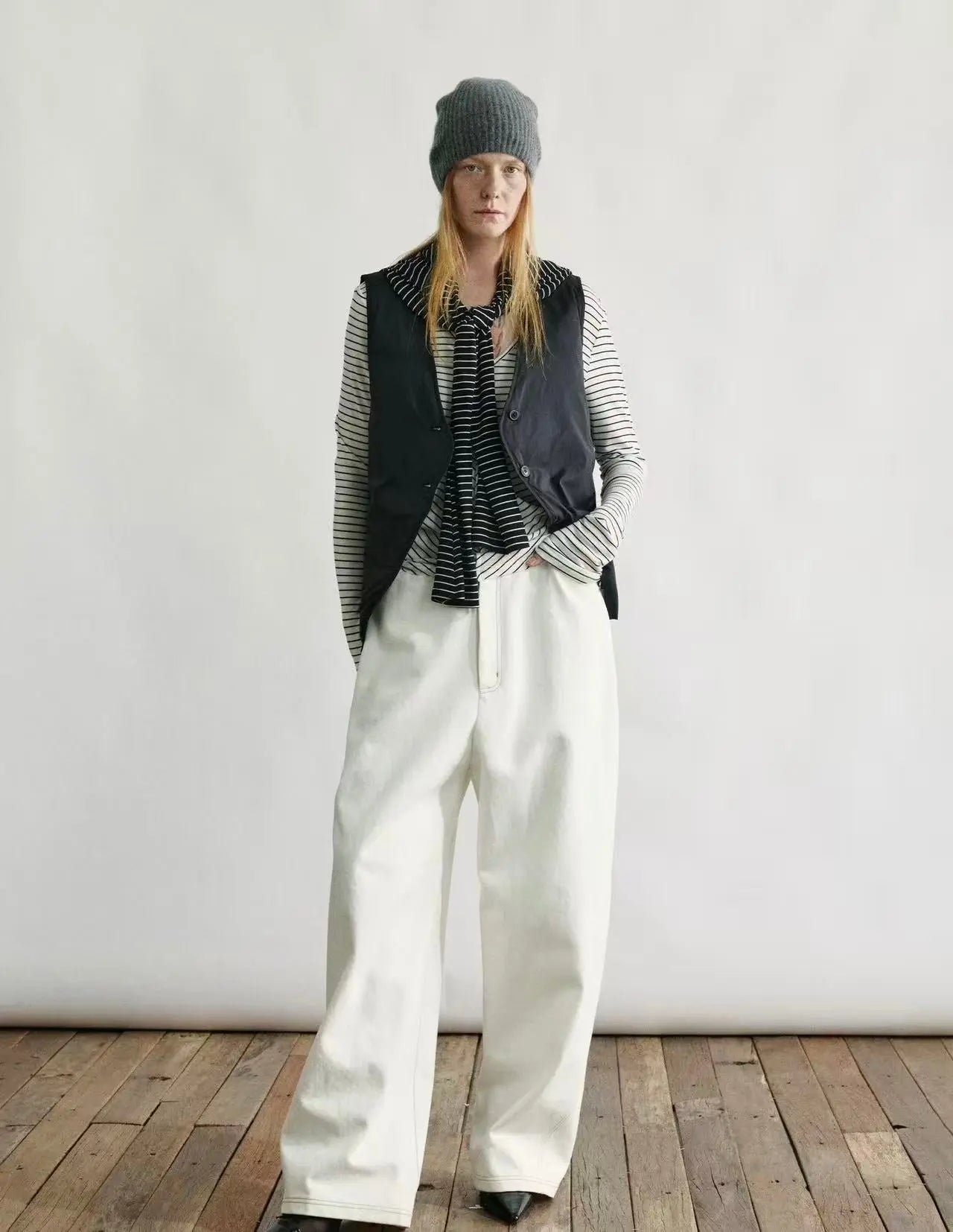 Merino top Twist-Front Striped Knit Top - Velanocta