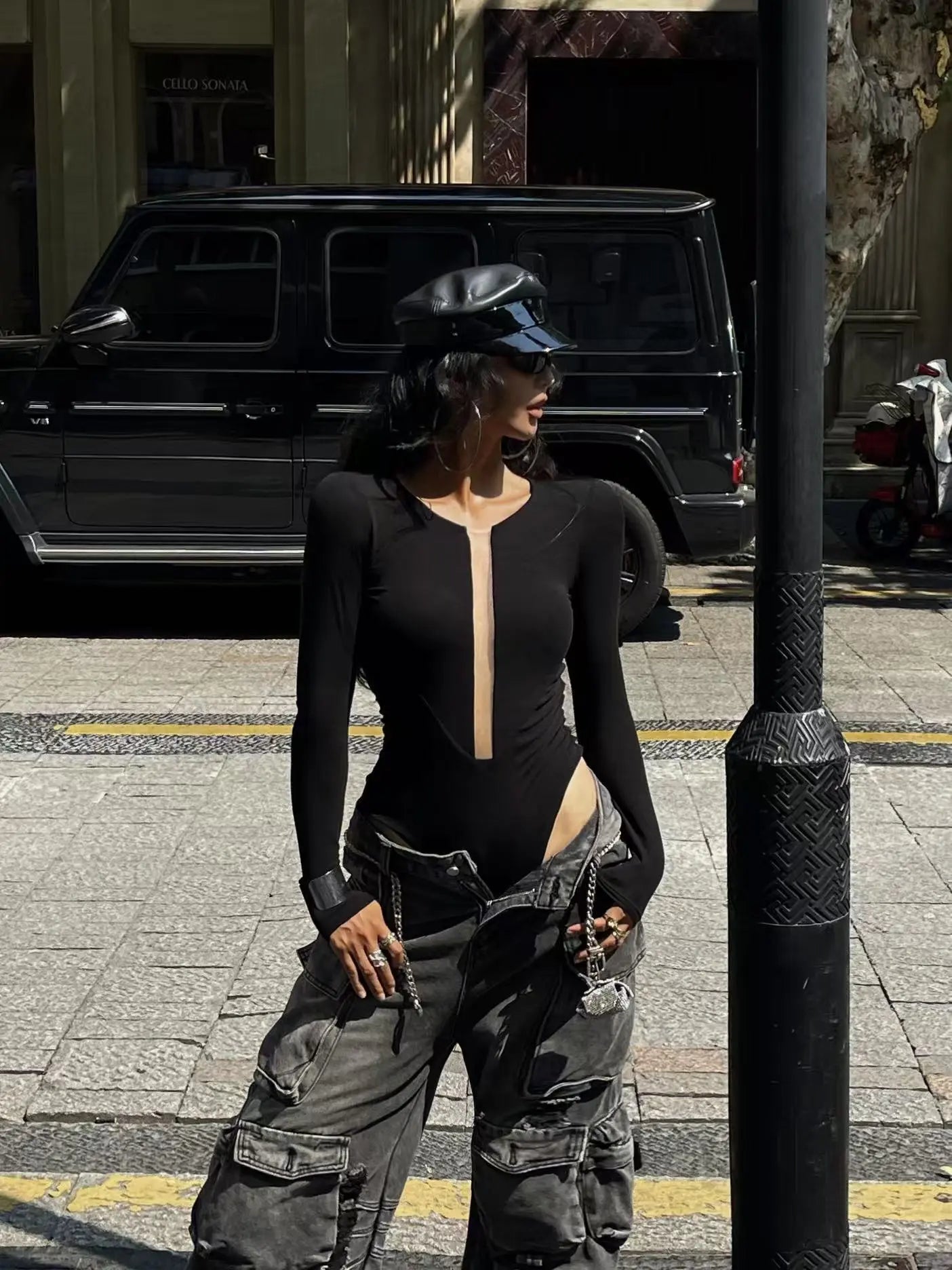 Sheer Panel Fitted Bodysuit - Velanocta