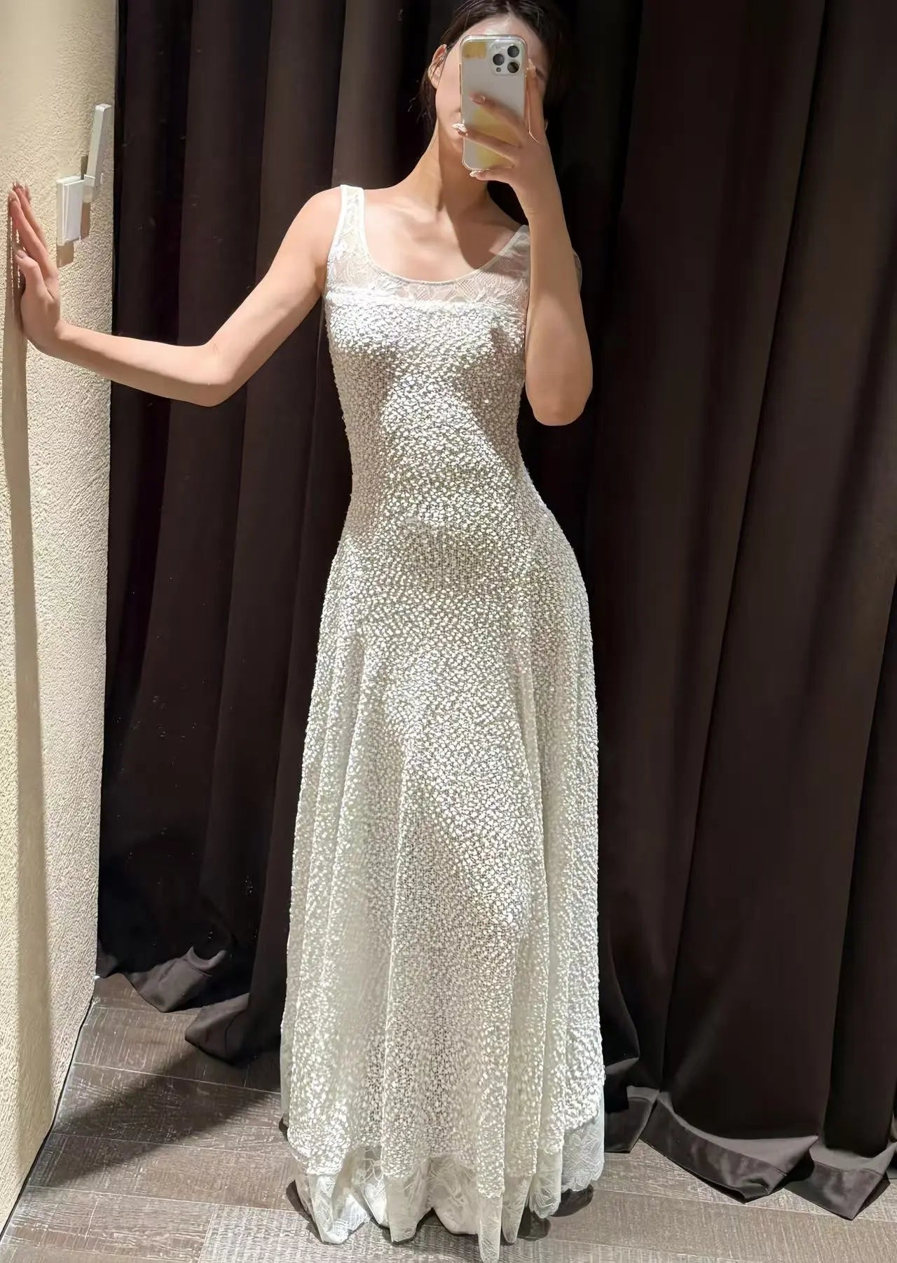 Embellished Lace Scoop-Neck Maxi Dress - Velanocta