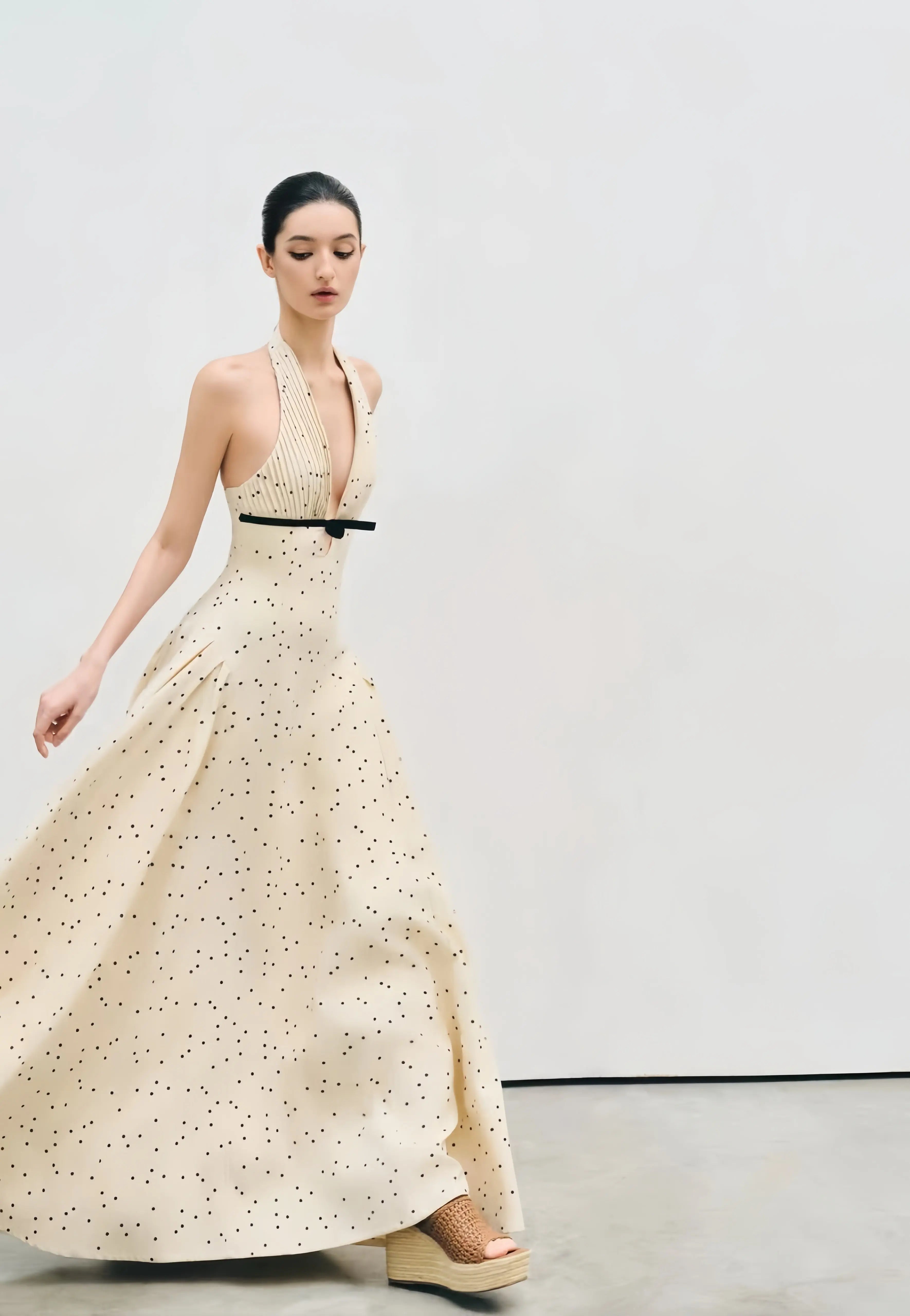 Speckled Grace Halter Gown - Velanocta