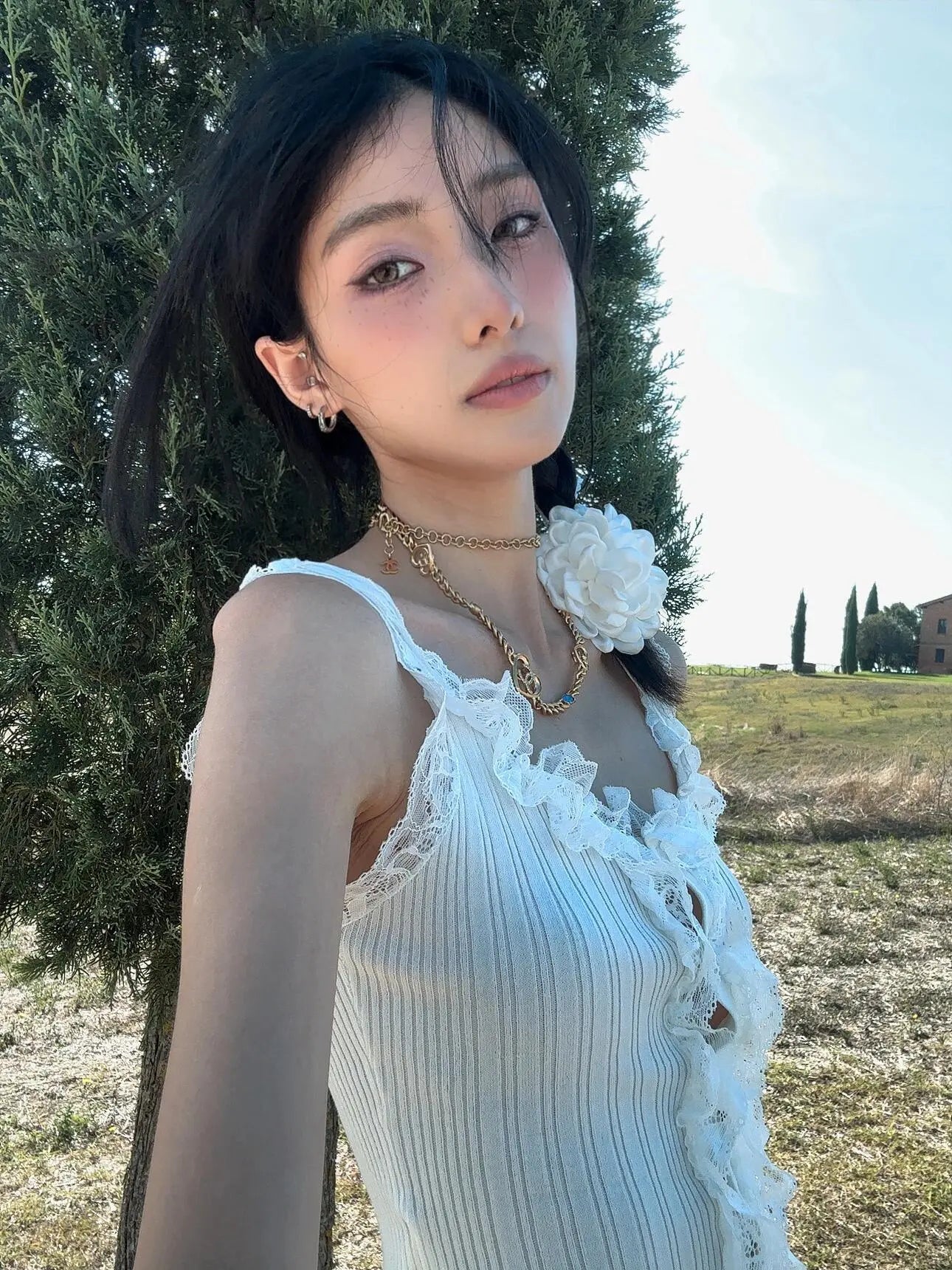 White Lace Trim Sweetheart Tank Top - Velanocta