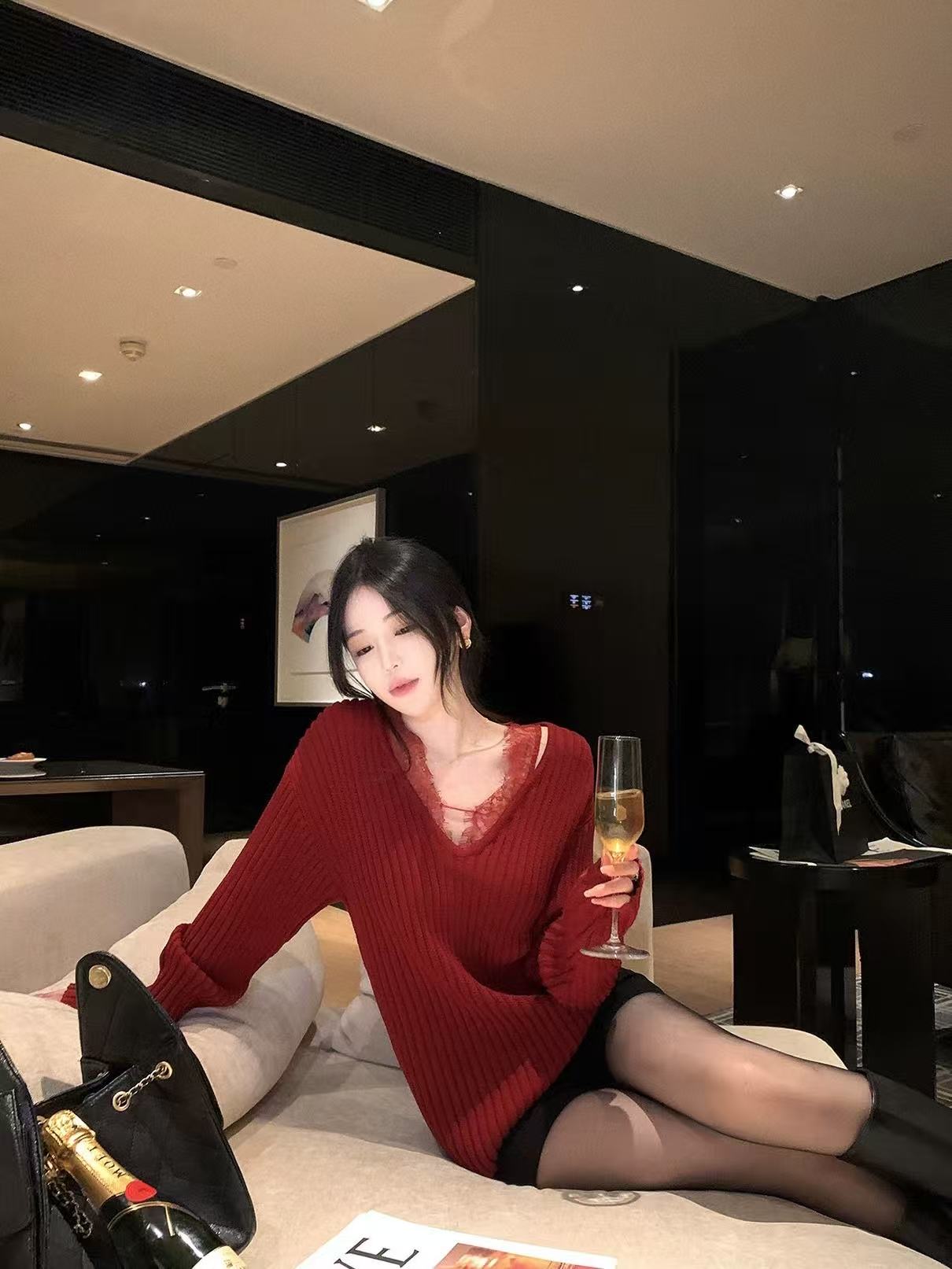 Lace-Trim Ribbed V-Neck Knit Top