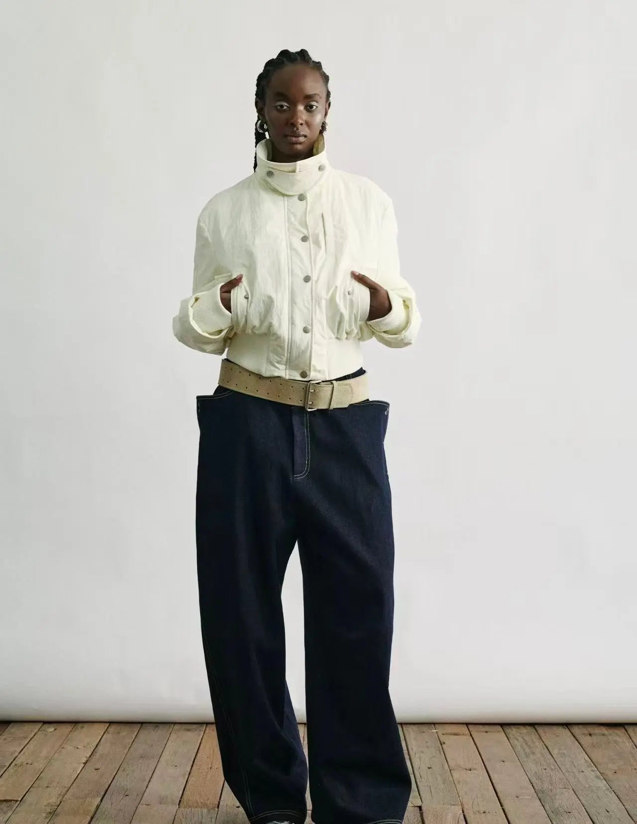 Cream White Stand Collar Cropped Down Jacket - Velanocta