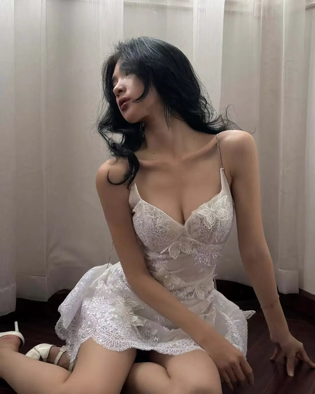 Papillon Lace Mini Dress - Velanocta