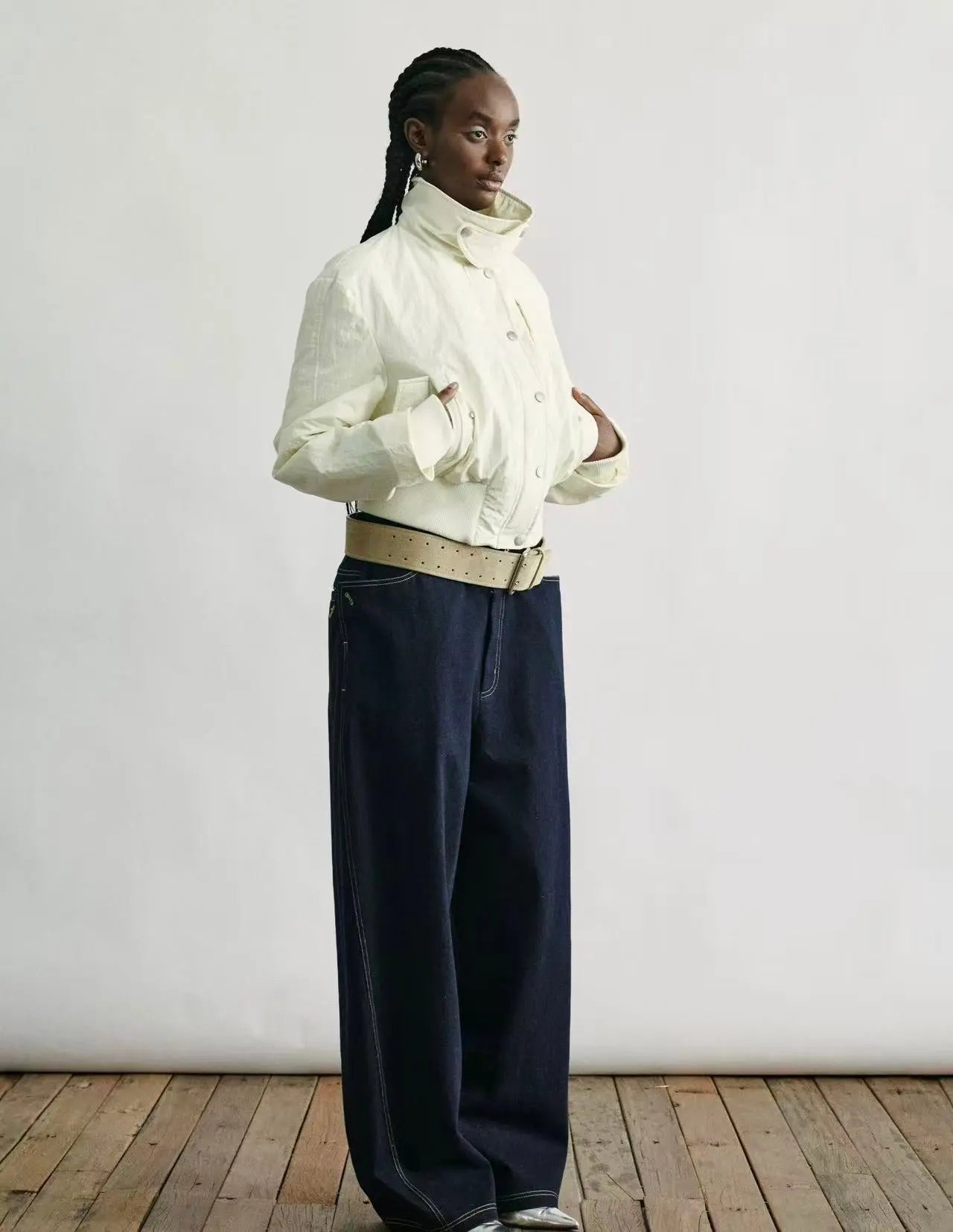 Cream White Stand Collar Cropped Down Jacket - Velanocta