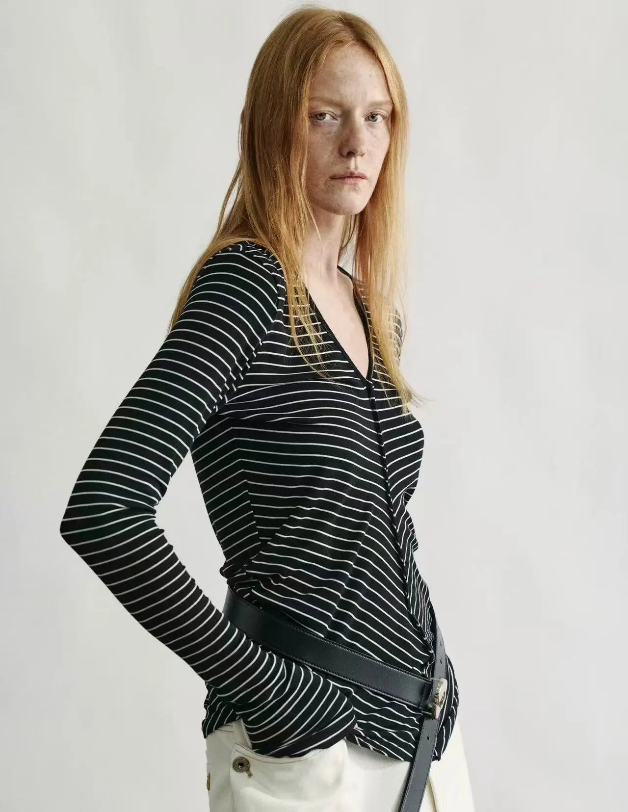 Merino top Twist-Front Striped Knit Top - Velanocta