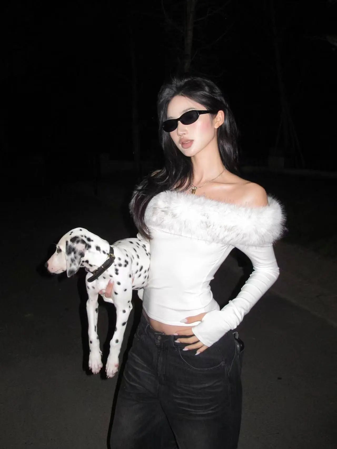 Shibuya Fuzzy Off-Shoulder Slim Tee - Velanocta