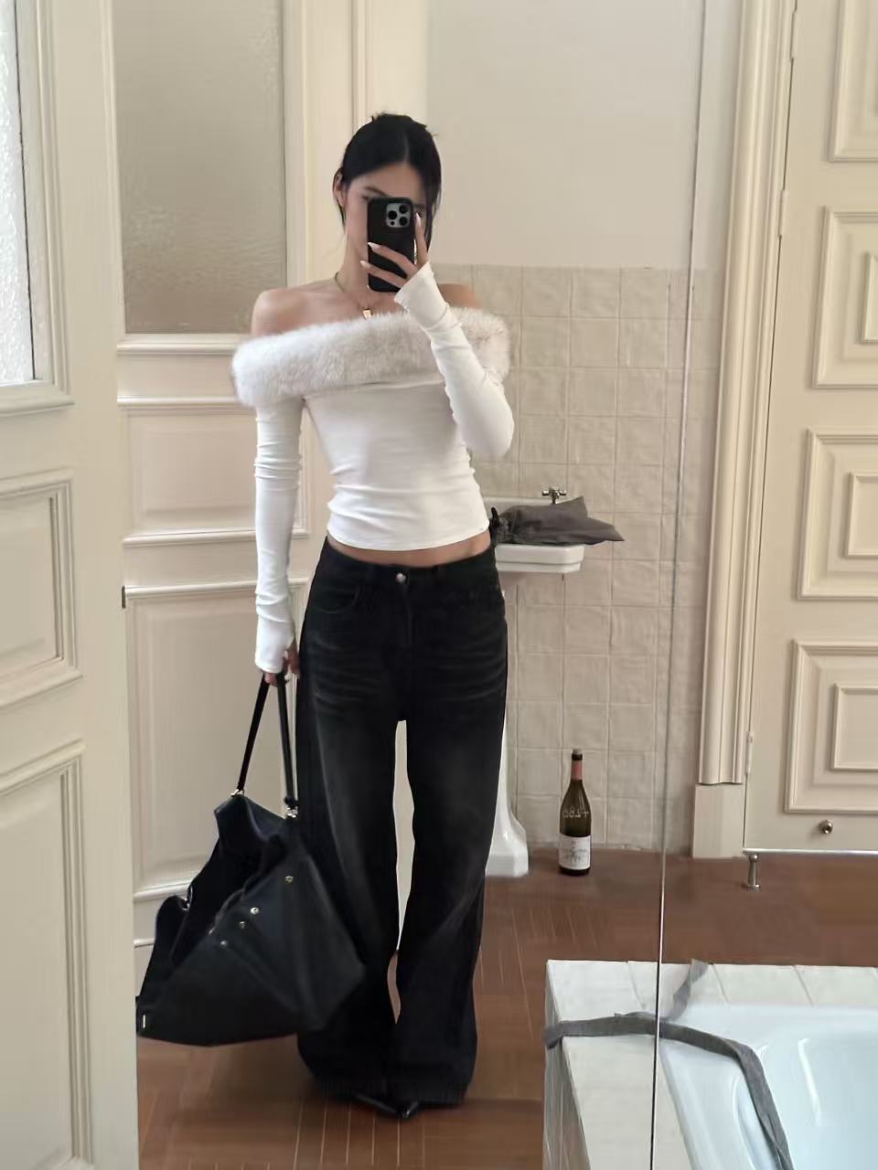 Shibuya Fuzzy Off-Shoulder Slim Tee