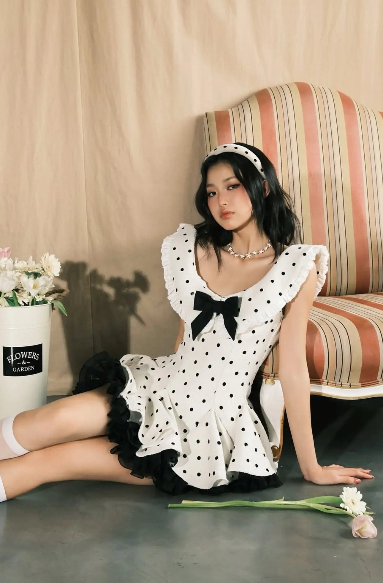 Polka-Dot Ruffle Mini Dress - Velanocta