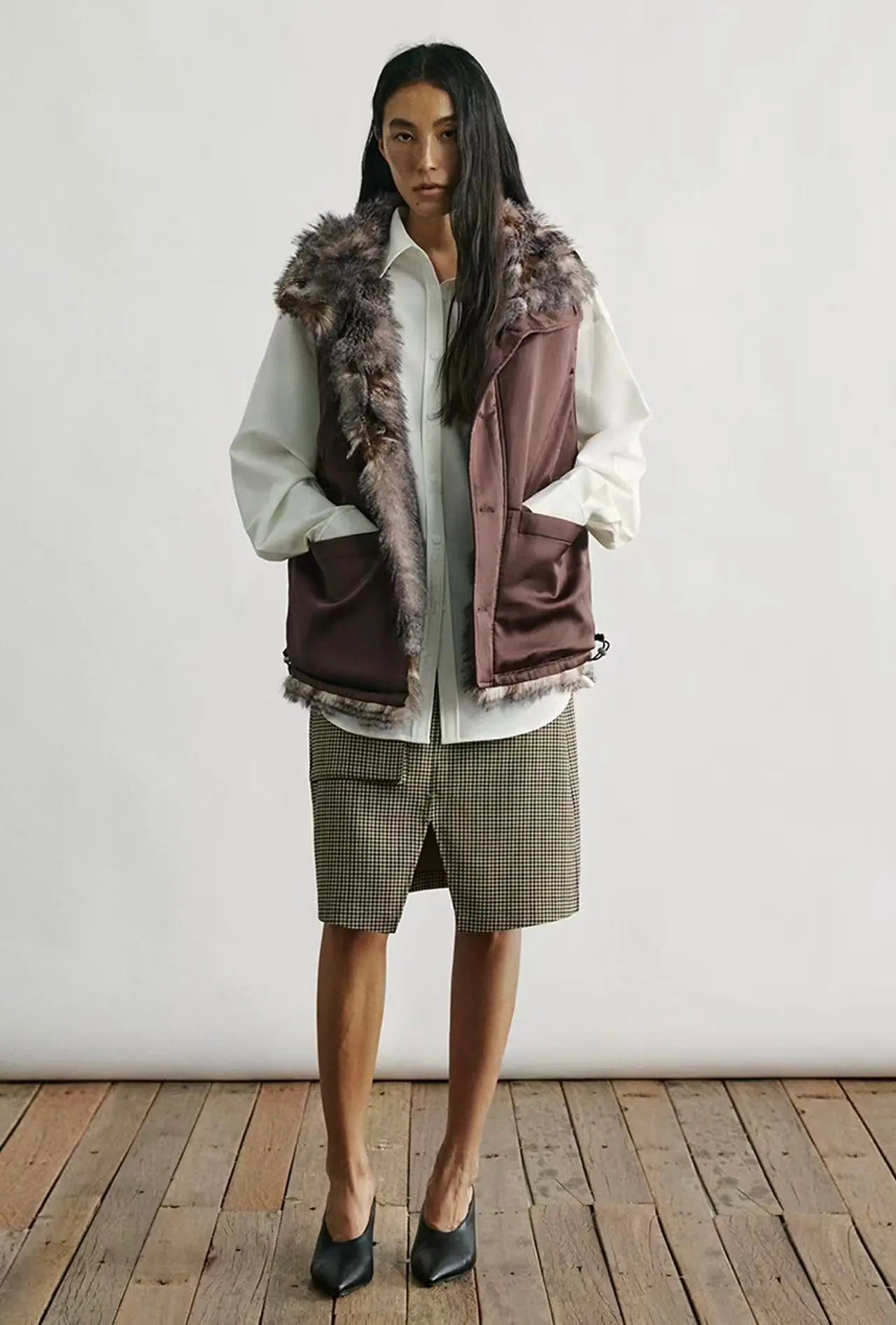 Reversible Faux Fur Vest - Velanocta